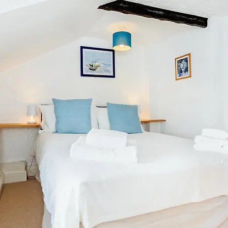 Manor House Crantock